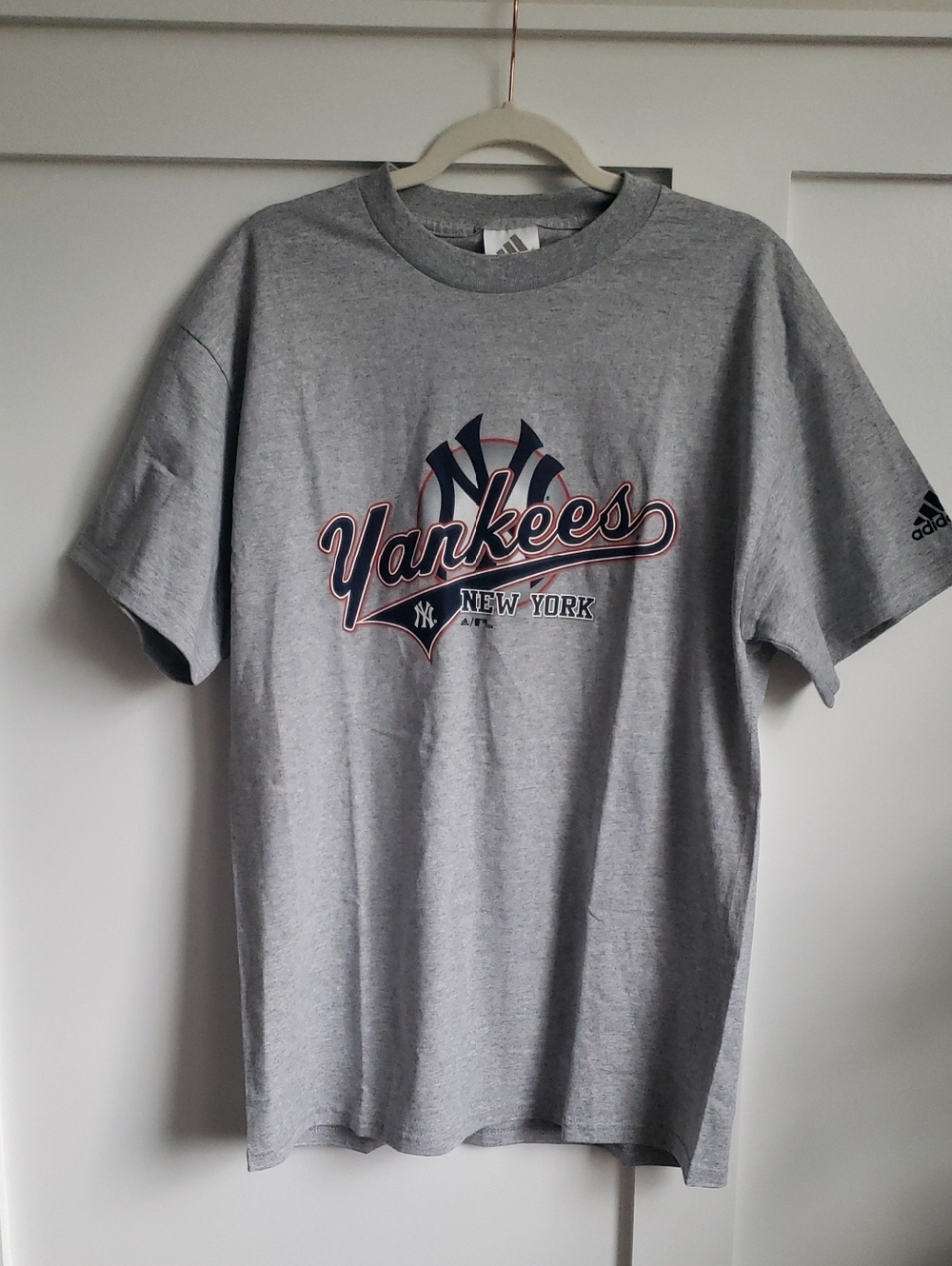 Adidas Y2K Gray New York Yankees Graphic Short Sleeve Tee